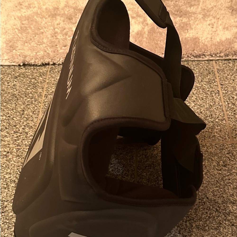 Title chest protector - Picture 2 of 3